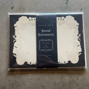 Social stationary floral